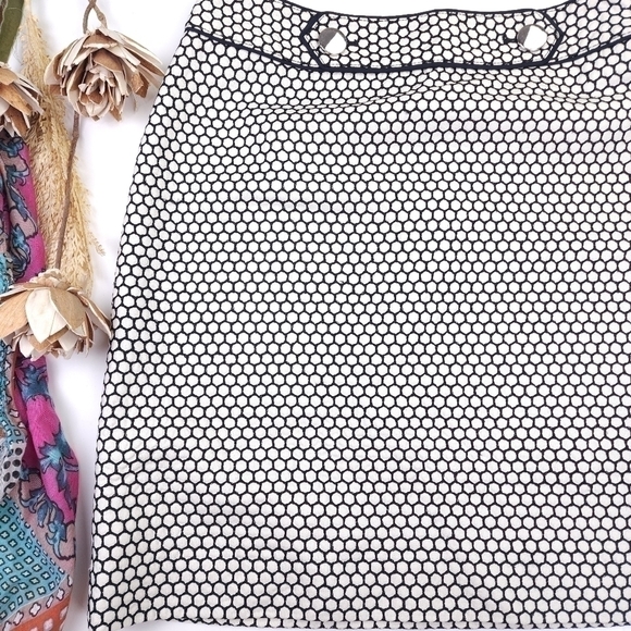 Ann Taylor Patterned Skirt Sz 8 - Picture 5 of 9